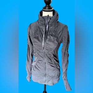 Lululemon Size 4 Reversible Women's Black Ruched Zip Jacket